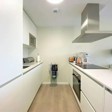 Lovely In Apartment *